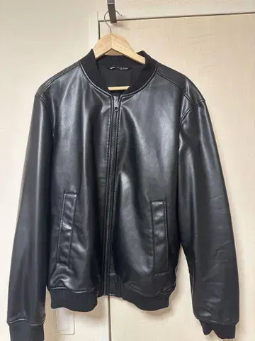ZARA 블랙 가죽 자켓 L