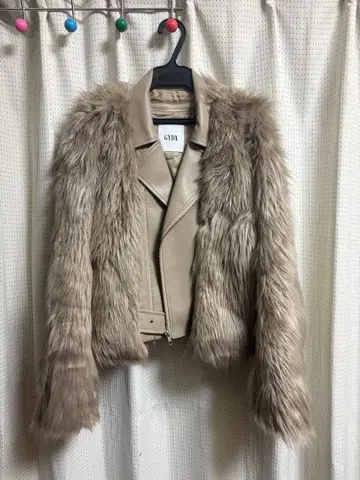 베이지 인조 모피 가죽 자켓 GYDA