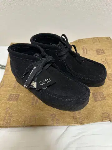 Clarks 왈라비
