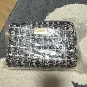 MATAMI 트위드 파우치 펄 참 포함