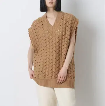 HALL KNIT VEST