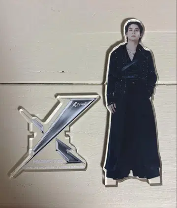 INI XQUARE 아크릴 스탠드