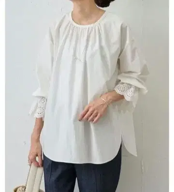 새상품급 BEARDSLEY 소매 레이스 블라우스