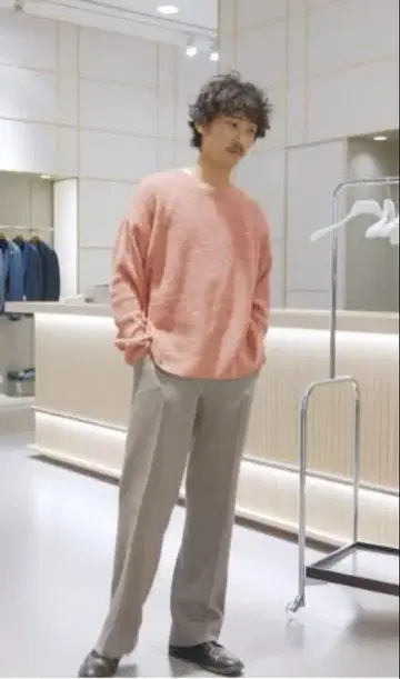 오버코트 슬랙스 헤링본 우에스기 슈헤이 착용