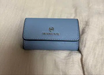 MICHAEL KORS 라이트 블루 키케이스