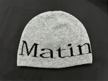 Matin 그레이 로고 니트 모자