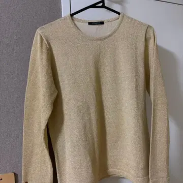 MACPHEE 베이지 라메 긴팔 T