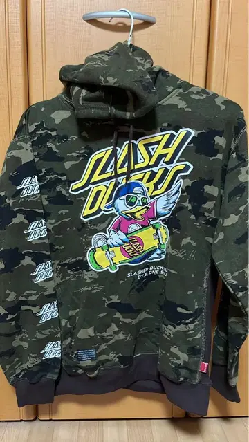 SLASH DUCKS / 카모 패턴 / 후드 부착 후드티 / L