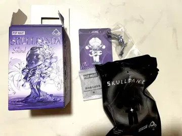 POP MART SKULLPANDA 피규어