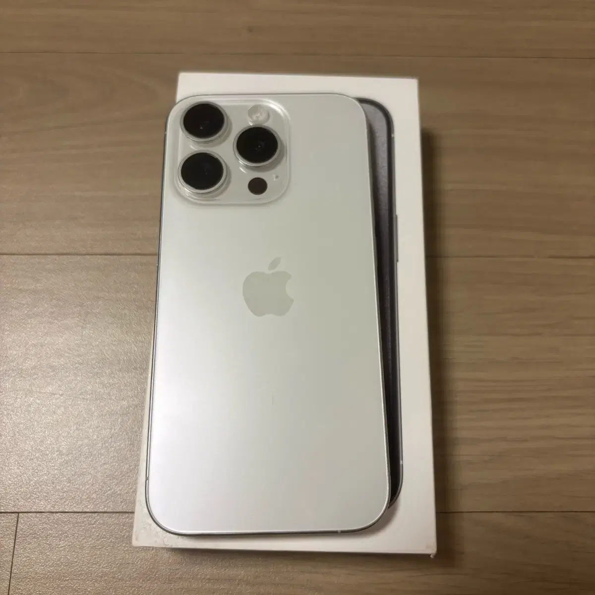キズ無し美品iPhone 【キズ無し美品】iPhone 15 Pro 128GB ホワイト 付属品