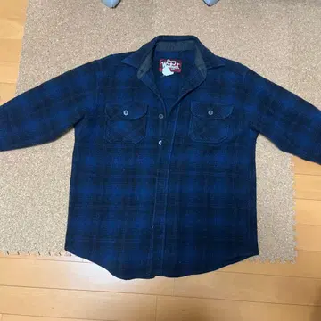90년대 Woodrich 네이비 체크 플란넬 셔츠