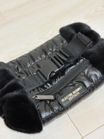 MASTER BUNNY EDITION 핸드워머