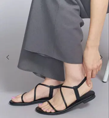 뷰티 앤 유스 샌들 블랙 37