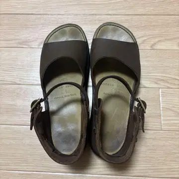 오로라 슈 코. 브라운 샌들 뉴 멕시칸