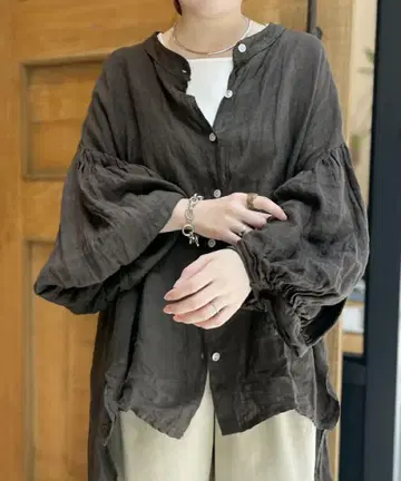 이번 시즌 KRIS-ANA 마렛메트 린넨 볼륨 슬리브 블라우스