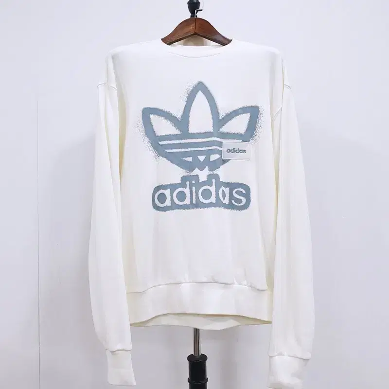 아디다스 빅 와펜로고 맨투맨