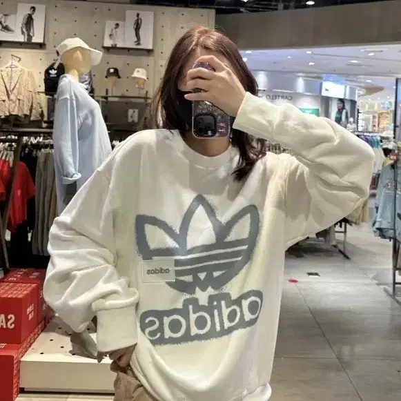 아디다스 빅 와펜로고 맨투맨