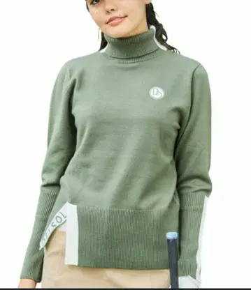 새상품급 올리브 그린 터틀넥 니트