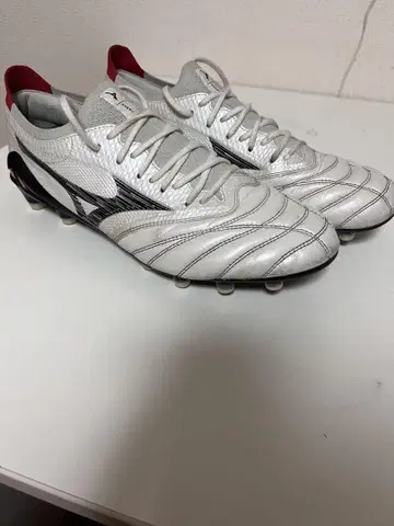 미즈노 모렐리아 네오 축구화