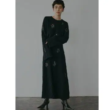 Amerivintage FLOWER EMBROIDERY DRESS