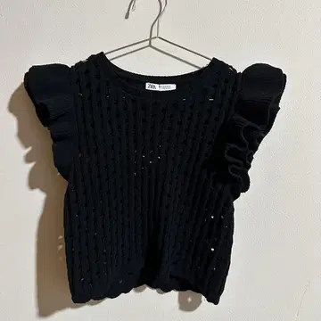 ZARA 블랙 프릴 반팔 니트