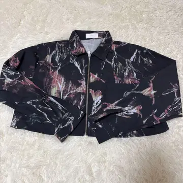 HARE 카모플라쥬 패턴 크롭 자켓