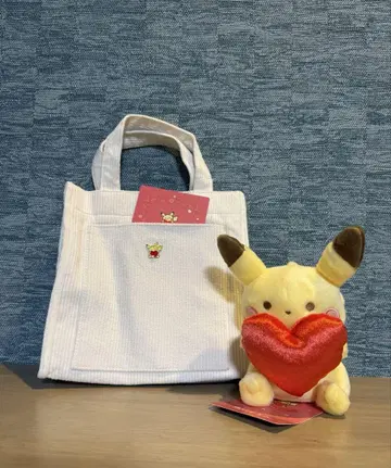 미니 토트백 & 봉제 인형 Pikachu With A Heart