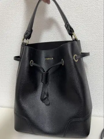 FURLA (훌라) 복조리형 버킷형 2WAY 숄더백 블랙