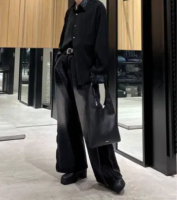 블랙 스트레이트 데님 지퍼 포켓 부착