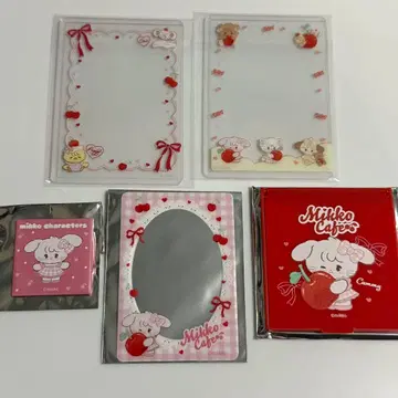 mikko Cafe 트레이딩 카드 케이스 클리어 카드 거울 스퀘어 캔뱃지