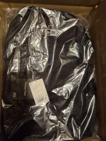 파미리아 NEWERA 콜라보 백팩 뉴에라