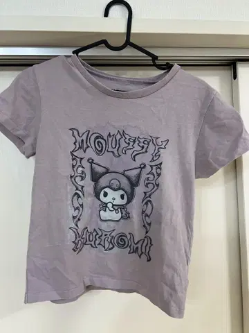 MOUSSY KUROMI 쿠로미 연보라 T셔츠 마우지