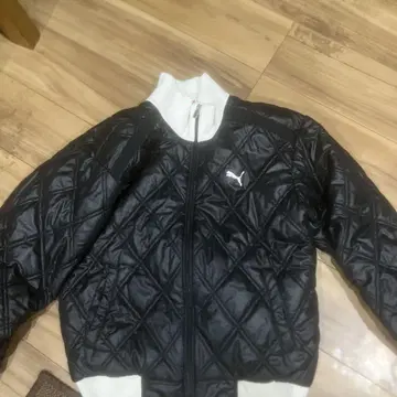 Puma 블랙 퀼팅 자켓