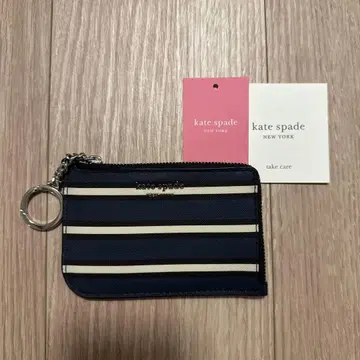 kate spade 네이비 스트라이프 패스 케이스
