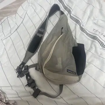 Patagonia 원 숄더백 그레이