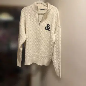 ANDGEEBEE 아이보리 케이블 니트 하프 지퍼