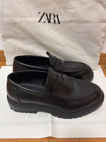 ZARA 블랙 가죽 로퍼
