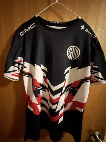 TSM 그래픽 프린트 T셔츠