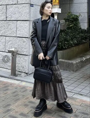 거의 미사용 MURUA 셔링 스커트 다크 브라운 타이트 스커트