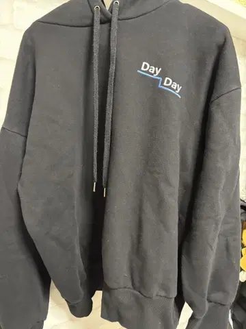 DAYDAY 블랙 후드티