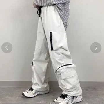 Xu Chikashitsu +/치카시츠플러스 카고 팬츠