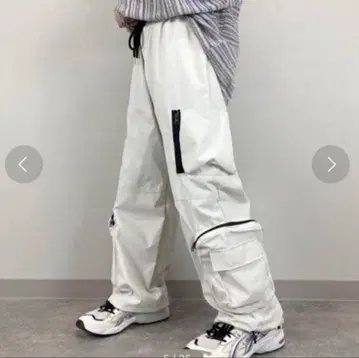 Xu Chikashitsu +/치카시츠플러스 카고 팬츠