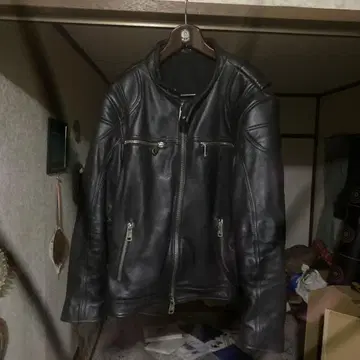 블랙 가죽 라이더 자켓