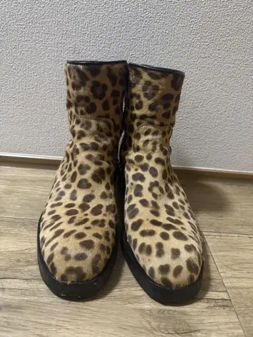 정가 약 20만 엔 jimmy choo 레오파드 남성용 부츠