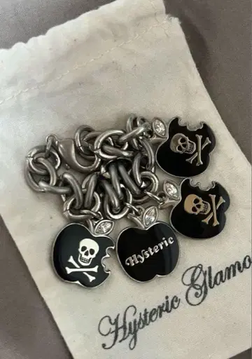 Hysteric Glamour 스컬 참 블랙 사과 팔찌 정품