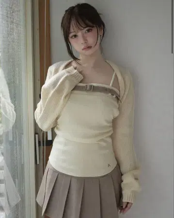 andmary Heidi belt pleats set up