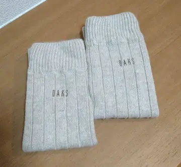 DAKS 베이지 리브 레그 워머