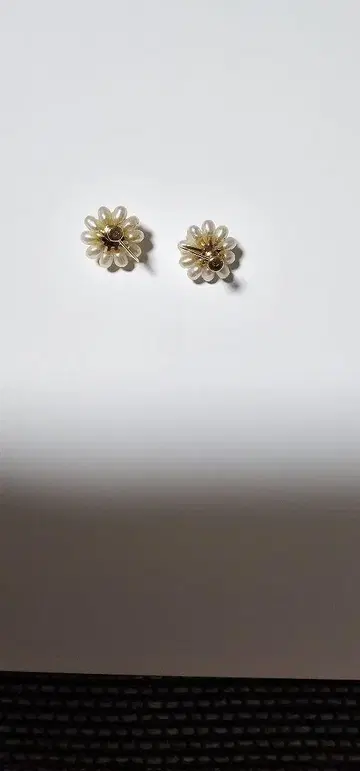 꽃 모양 펄 귀찌
