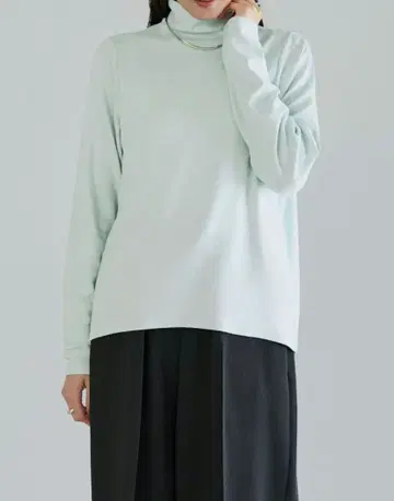 crewre Pale sax 터틀넥 긴팔 상의 size 1