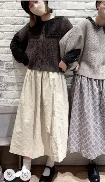 20900엔 TSUHARU 택 포함 새상품 타일 패턴 자수 턱 스커트